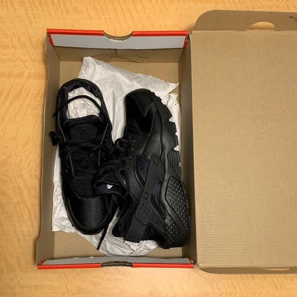 Brand NEW❗️Nike Air Huarache-Black❗️ - Picture 5 of 6